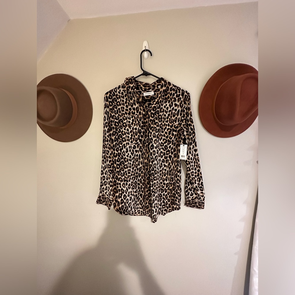 NWT silk button down - Picture 7 of 7